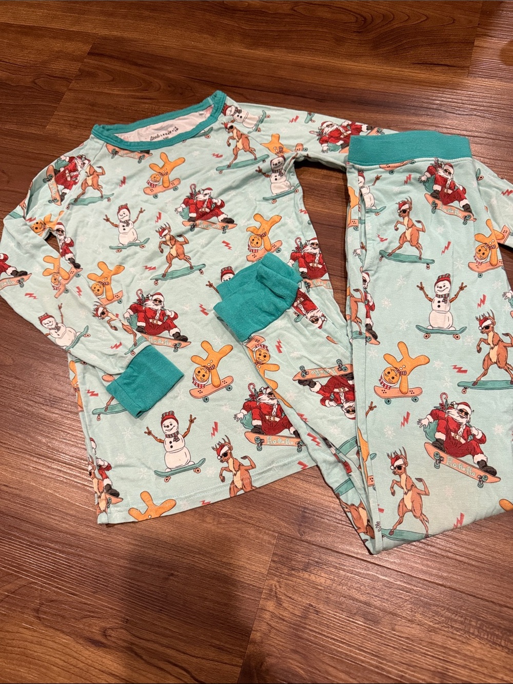 Little Legends Boys 5/6 Mint Holiday Christmas Skate Skateboard pajama Set